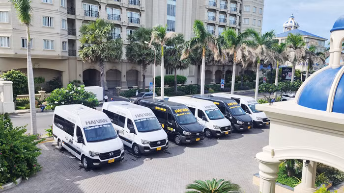 Hơn chục nhà xe “ăn theo” trong đưa đón khách sân bay của doanh nghiệp thí điểm -0