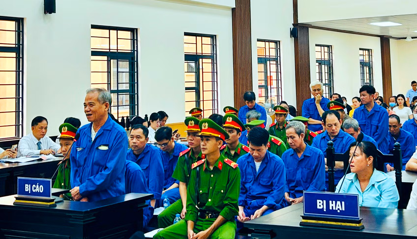 Hàng chục lãnh đạo, cán bộ huyện cùng doanh nghiệp lĩnh án tù vì 