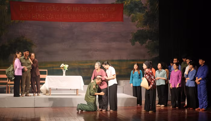 Đề tài thương binh, liệt sĩ trên sân khấu kịch CAND: Trách nhiệm và lòng biết ơn -0