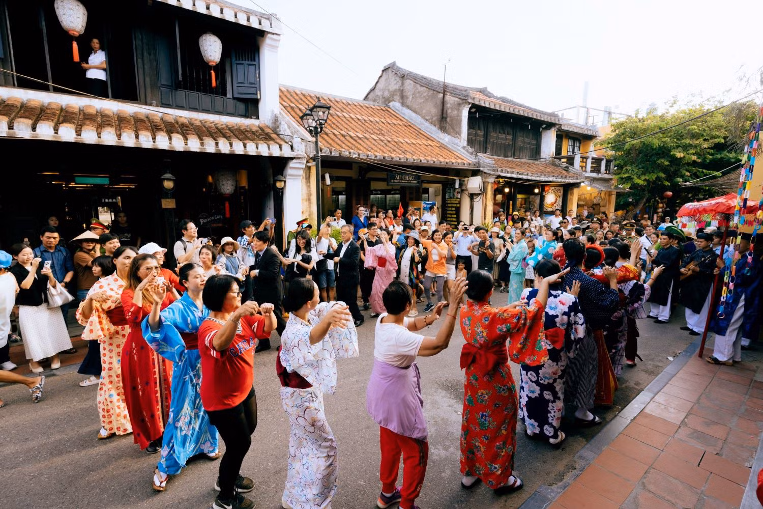 Hội An: Triển lãm “Búp bê Nhật Bản” và triển lãm “Đối thoại với dòng tranh Ukiyo-e” -0