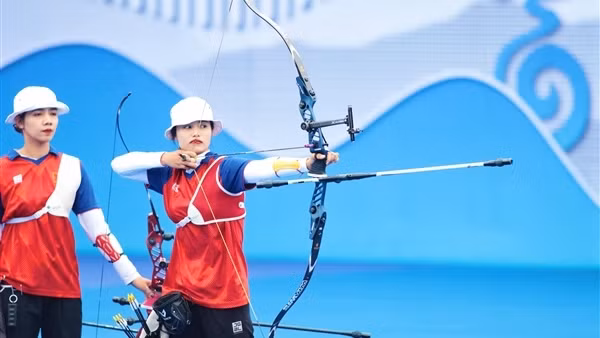 Ánh Nguyệt và "nụ cười Olympic" bên cây cung