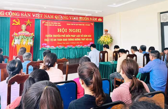Mưu sinh trên sông Son -0