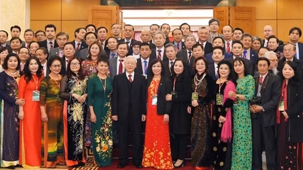 Kiều bào mãi lưu giữ hình ảnh Tổng Bí thư Nguyễn Phú Trọng