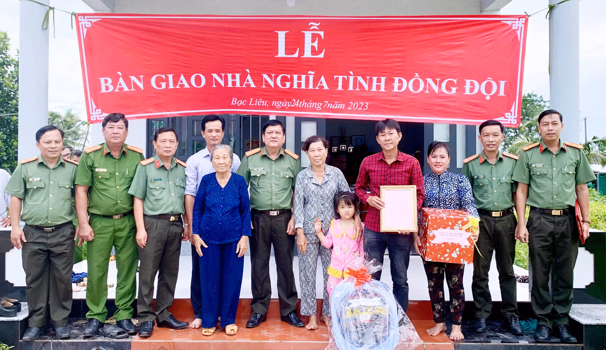 Công an Bạc Liêu chú trọng công tác đền ơn đáp nghĩa từ những việc làm thiết thực -0