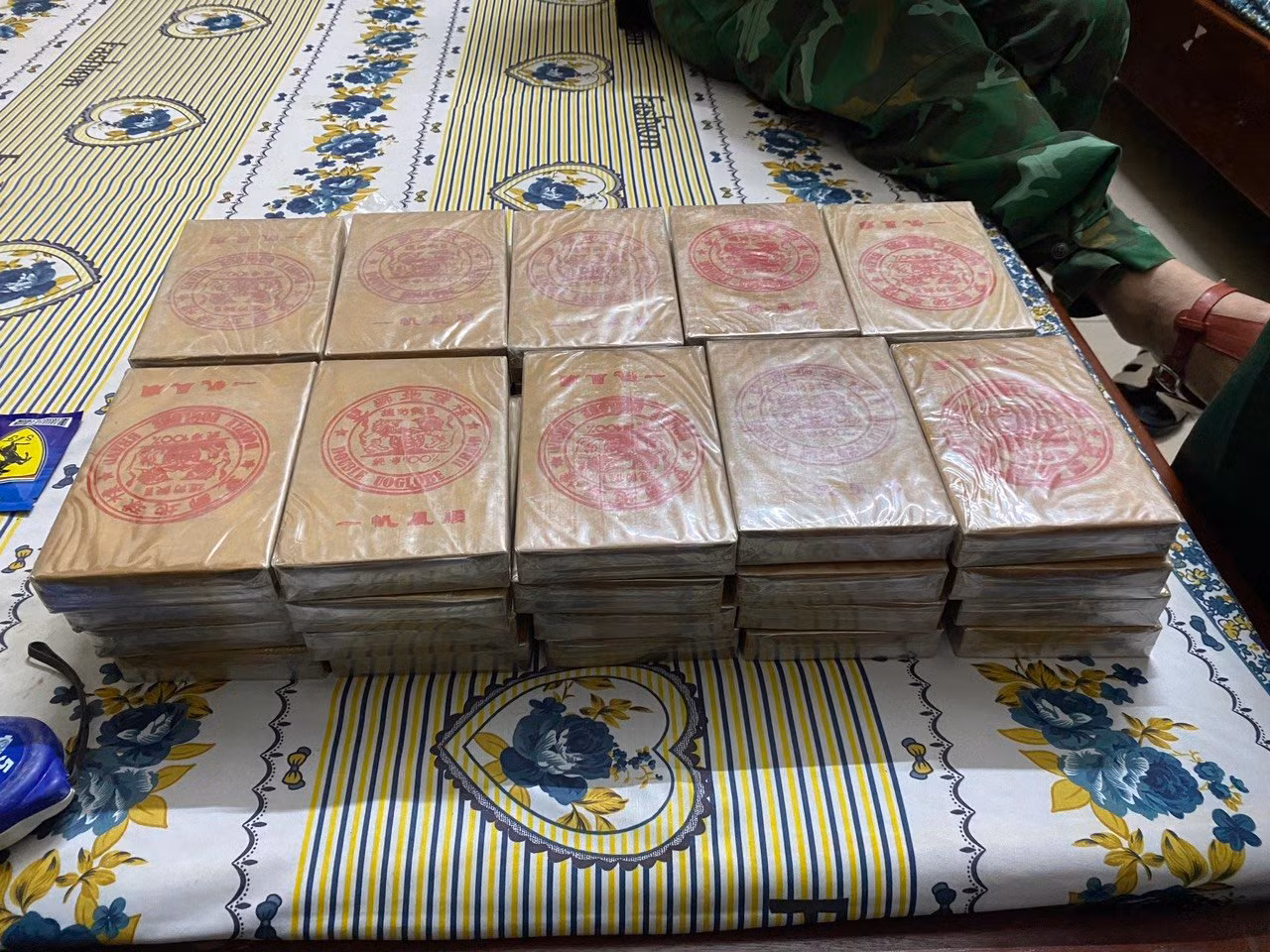 Bắt giữ vụ vận chuyển 40 bánh heroin và 15kg ma túy từ Lào về Việt Nam -0