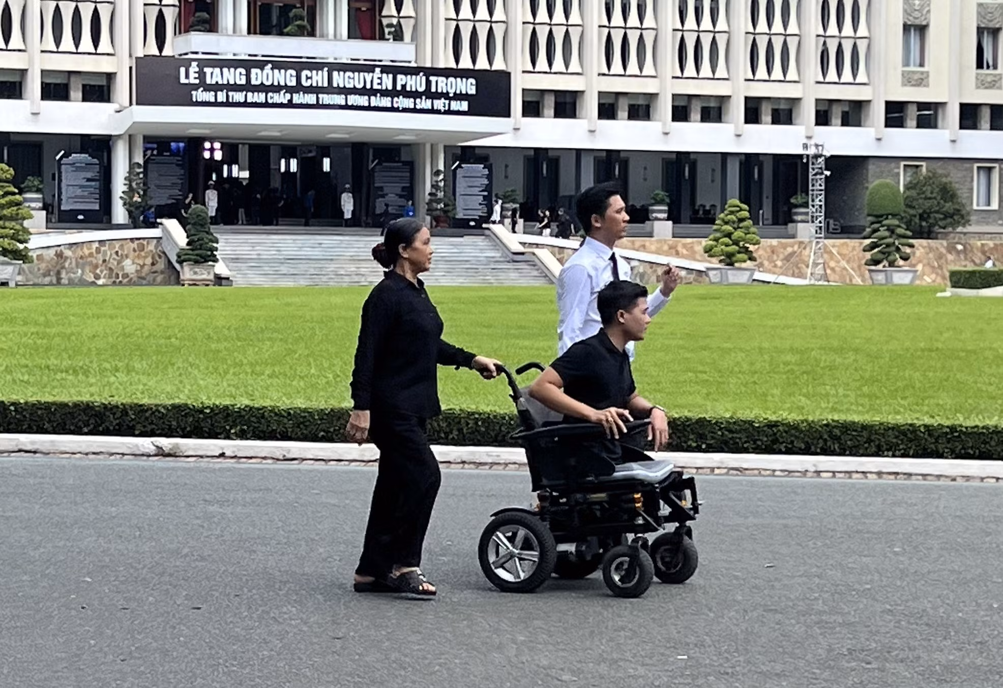 Chúng tôi đến đã tiễn Tổng Bí thư Nguyễn Phú Trọng lần cuối -0
