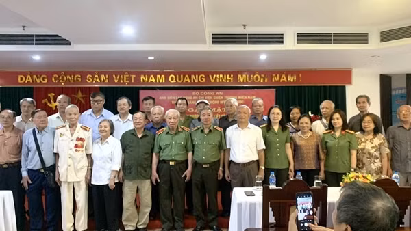 Ban liên lạc Công an chi viện chiến trường miền Nam gặp mặt tri ân các thương binh, liệt sĩ, người có công