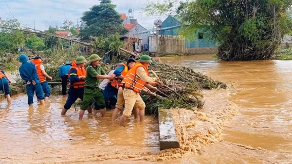 Tập trung ứng phó với bão số 2 và mưa lũ