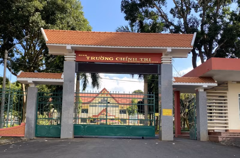 Bắt quả tang một giáo viên Trường Chính trị tỉnh Đắk Lắk đánh bạc -0