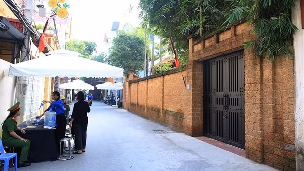 Một trái tim lớn đã hòa vào yên bình của làng quê, đất nước