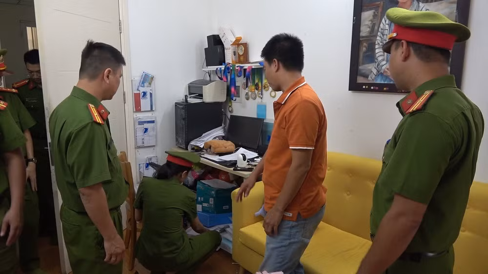 Bắt Trưởng Ban quản trị khu chung cư Aranya về hành vi tham ô tài sản -0