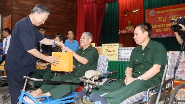 Tháng 7 tri ân