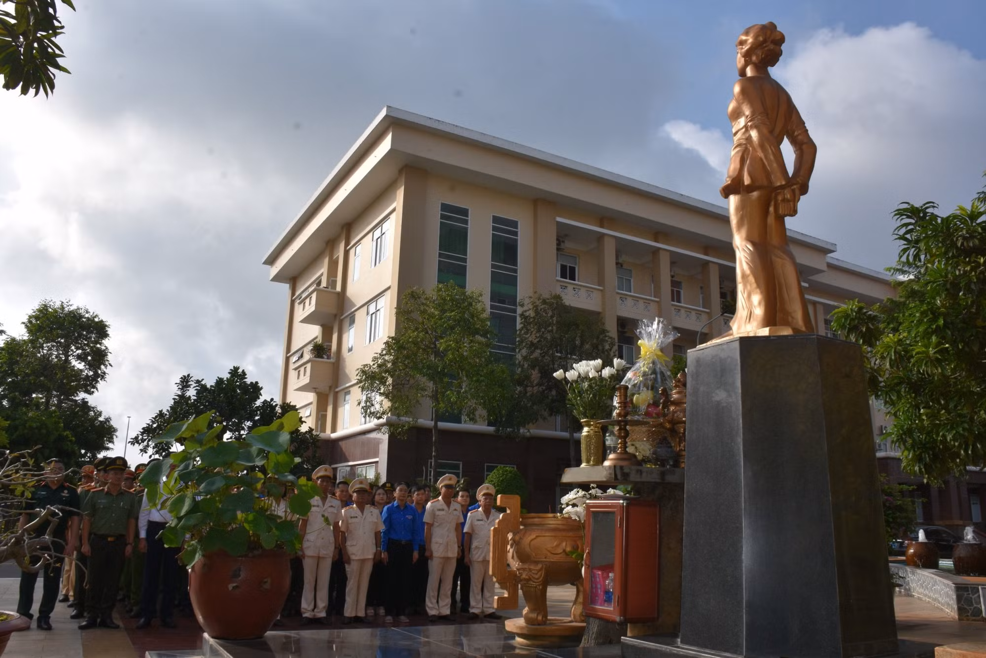 Tri ân các thương binh, bệnh binh, người có công nhân Ngày Thương binh Liệt sĩ 27/7 -1