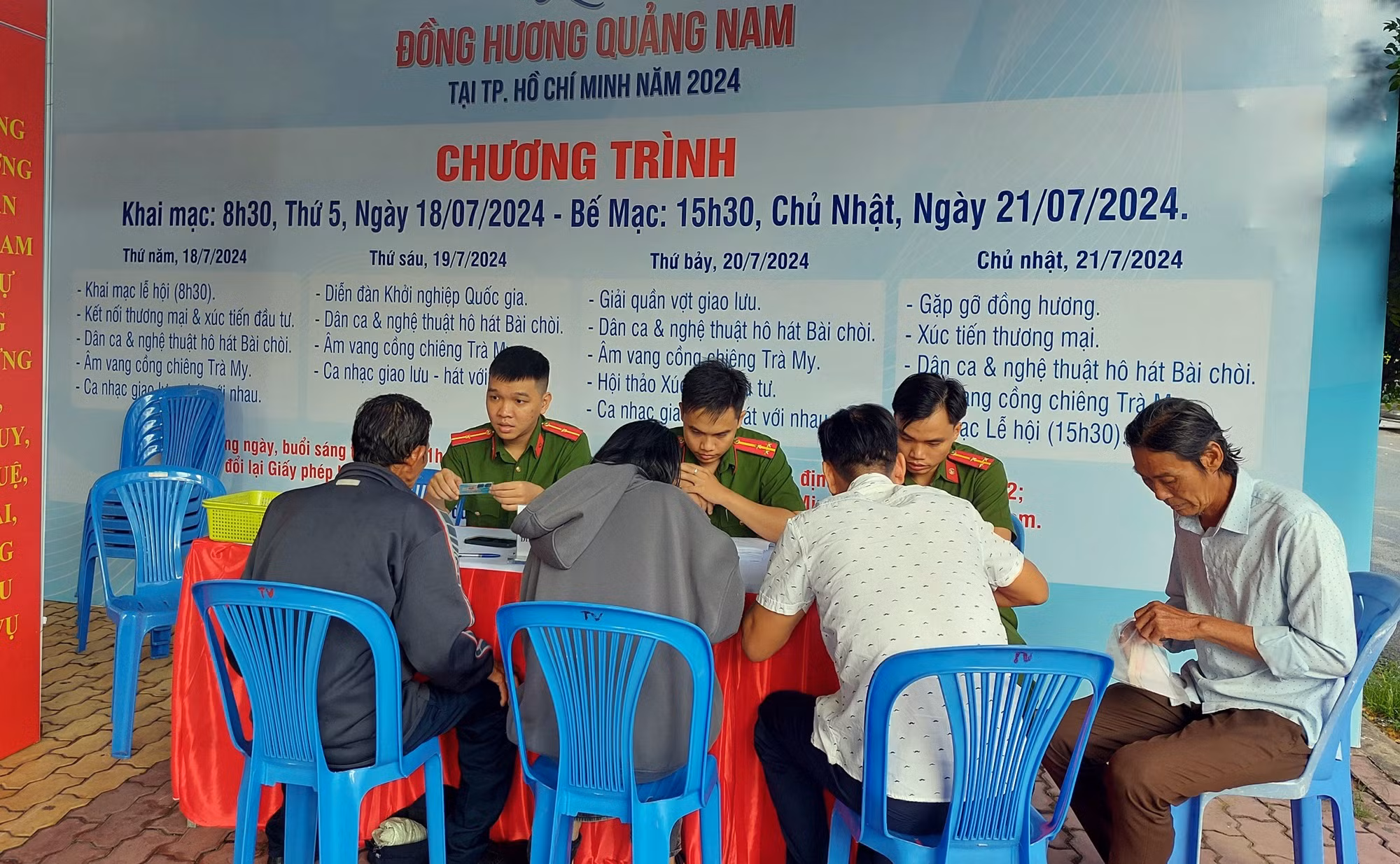 Hỗ trợ người dân Quảng Nam sống tại miền Nam làm căn cước và VNeID mức 2 -0