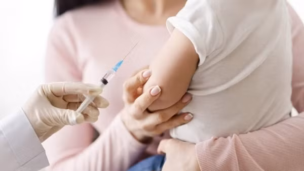 Thủ tướng yêu cầu hoàn thành chiến dịch tiêm vaccine sởi trong tháng 3