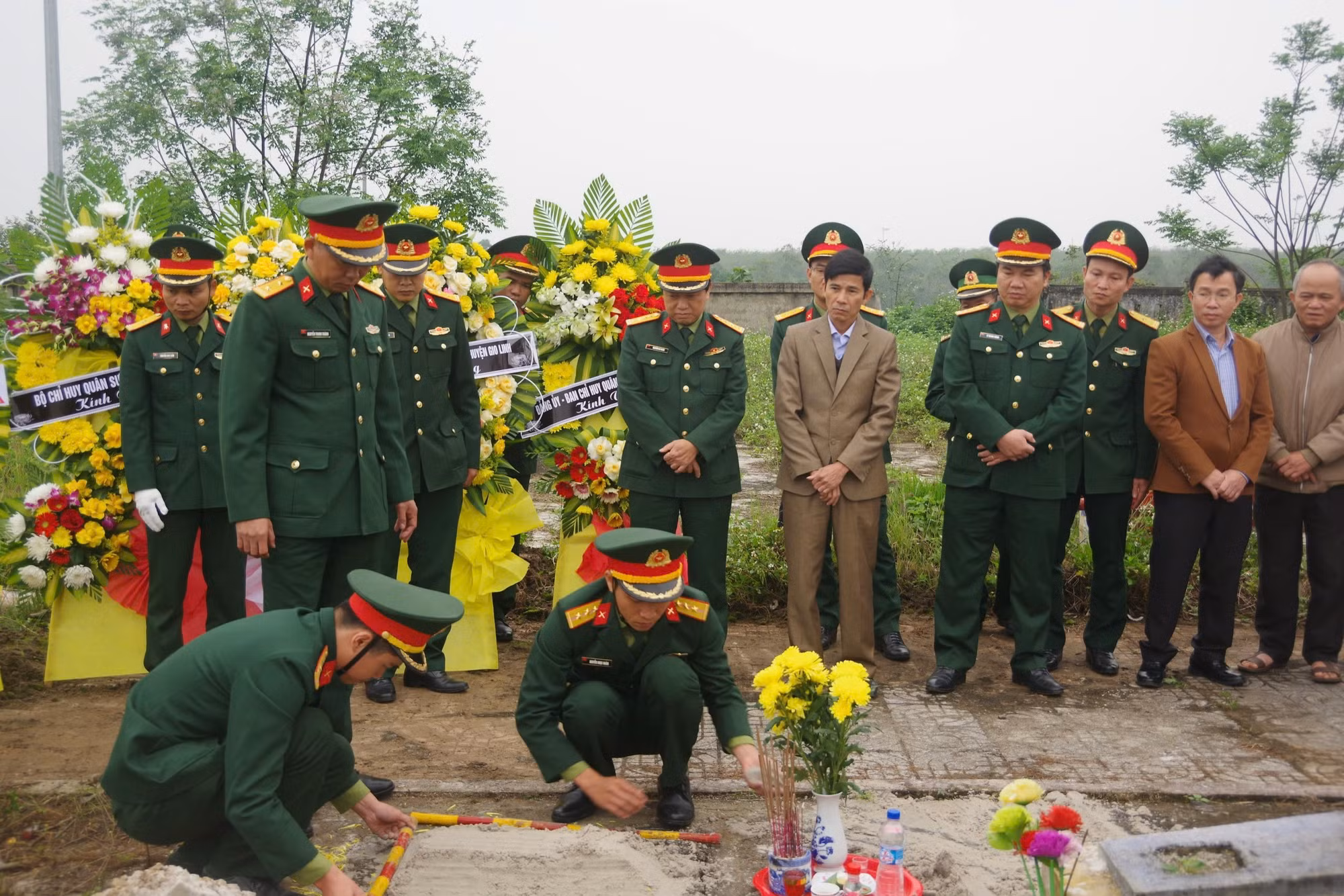 Truy điệu và an táng hài cốt liệt sĩ được tìm thấy ở Gio Quang