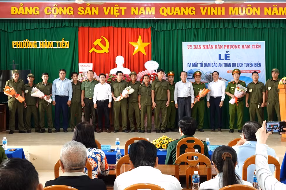 Ra mắt lực lượng “phản ứng nhanh” đảm bảo an toàn du lịch tuyến biển -0