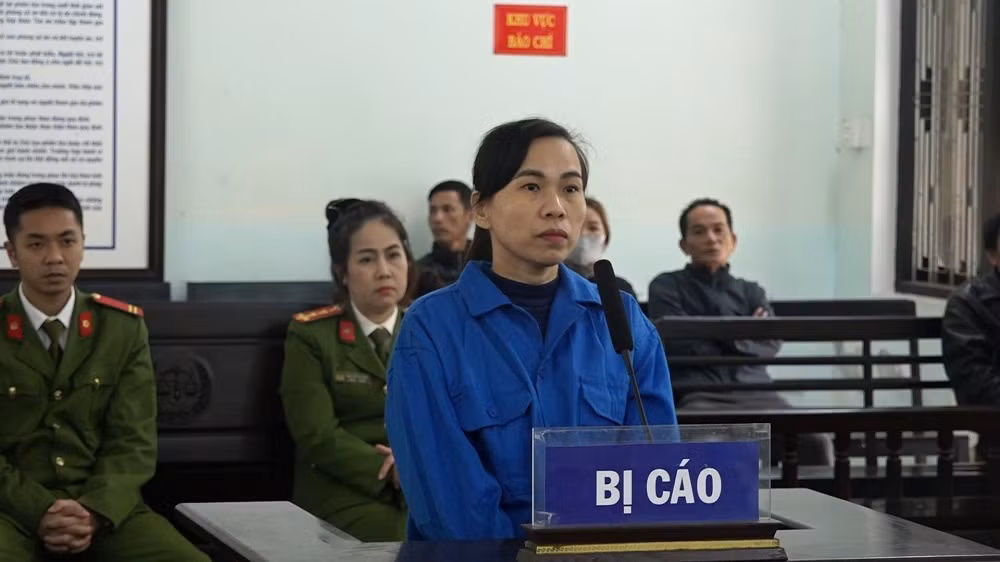 Chiếm đoạt hơn 2,2 tỷ đồng để tiêu xài cá nhân -0