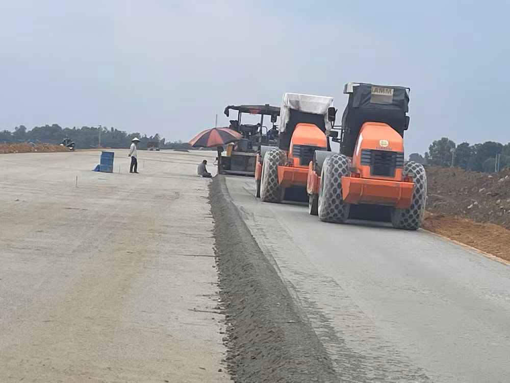 Nhiều đoạn cao tốc Bắc-Nam sẽ được thông tuyến trước ngày 30/4 -0