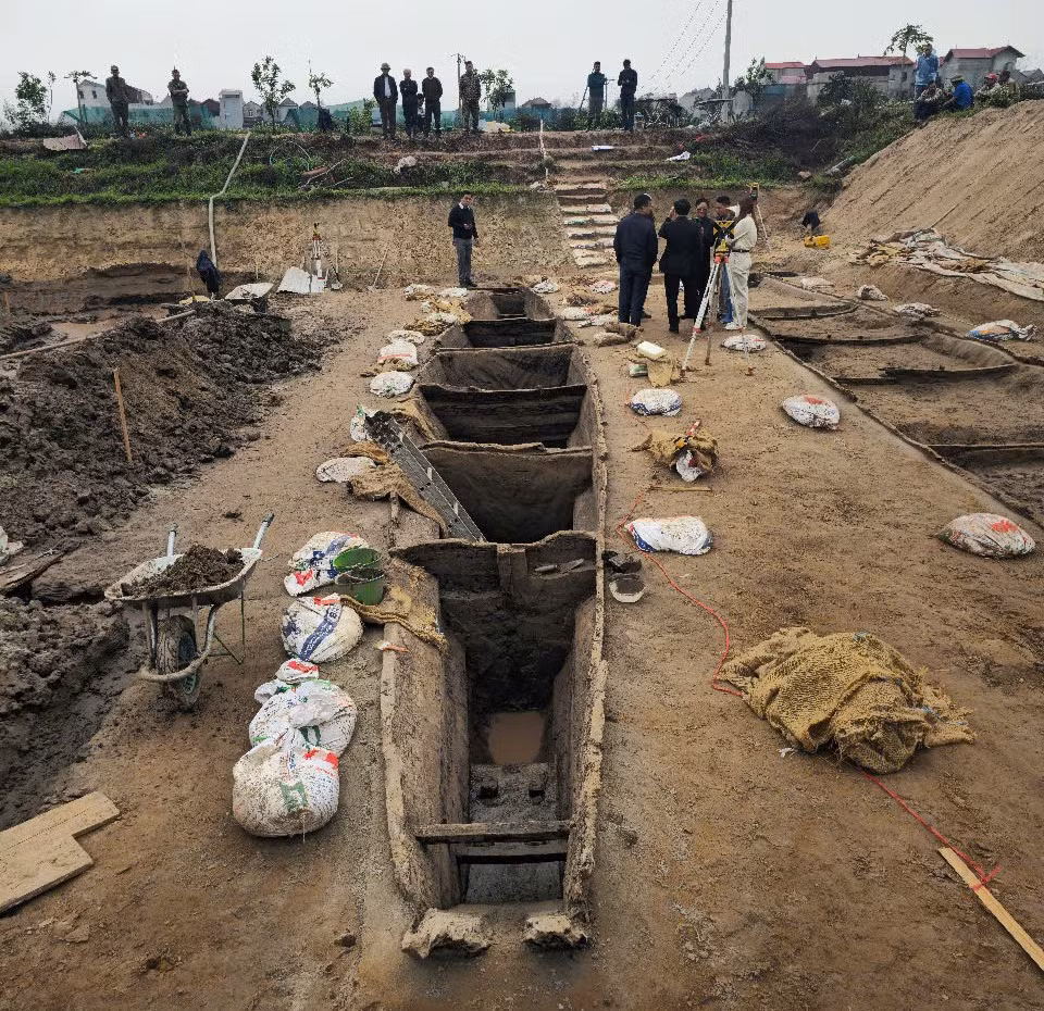Chưa xác định 2 con thuyền khai quật ở Bắc Ninh có liên quan đến thành Luy Lâu -0