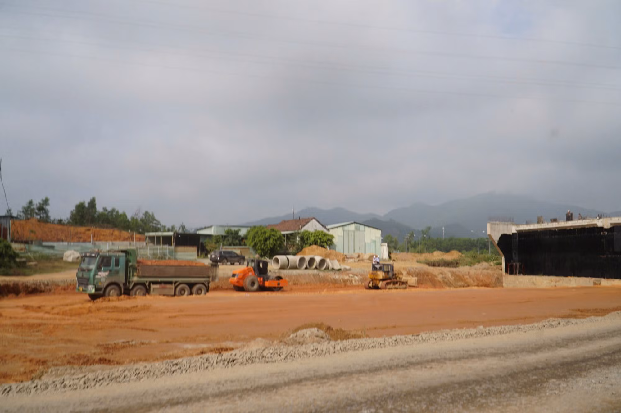 Gỡ vướng nguồn cung cấp nguyên vật liệu để cao tốc Hòa Liên – Túy Loan hoàn thành đúng tiến độ -1