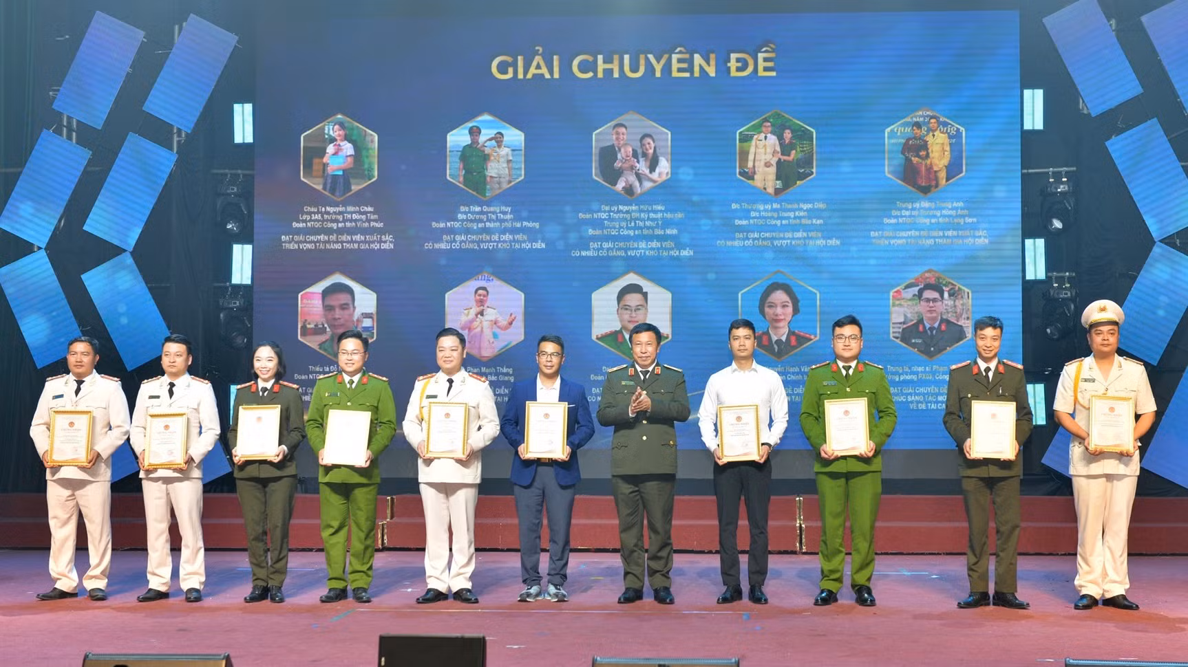 25 tiết mục đoạt giải A Hội diễn nghệ thuật quần chúng CAND khu vực 1 -0