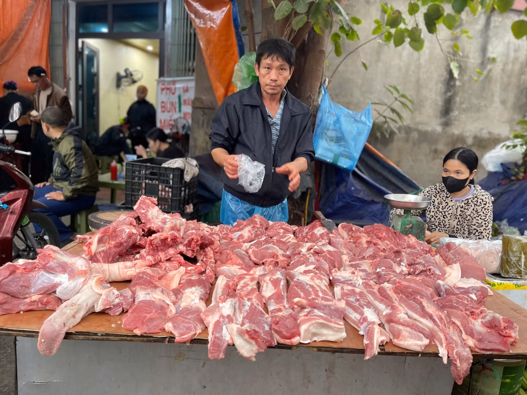 Giá lợn hơi bắt đầu giảm -0
