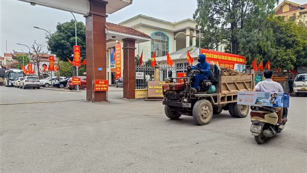 "Hung thần" xe tự chế, công nông "nhan nhản" ngõ xóm Hà Nội