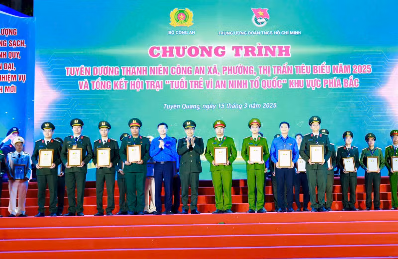 Tuyên dương 80 thanh niên Công an xã, phường, thị trấn tiêu biểu -0