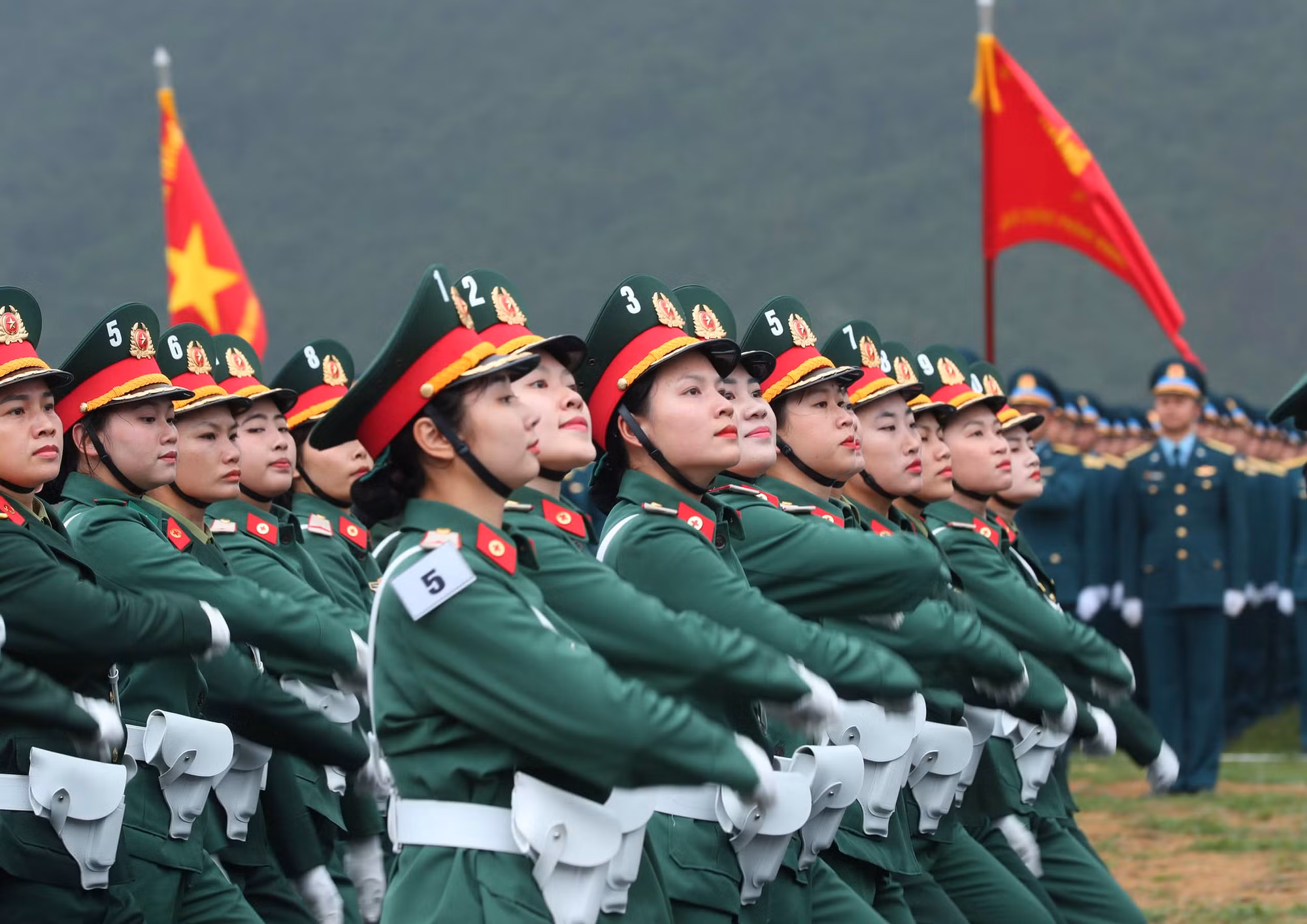Hợp luyện các lực lượng diễu binh, diễu hành Kỷ niệm 50 năm Giải phóng miền Nam -0