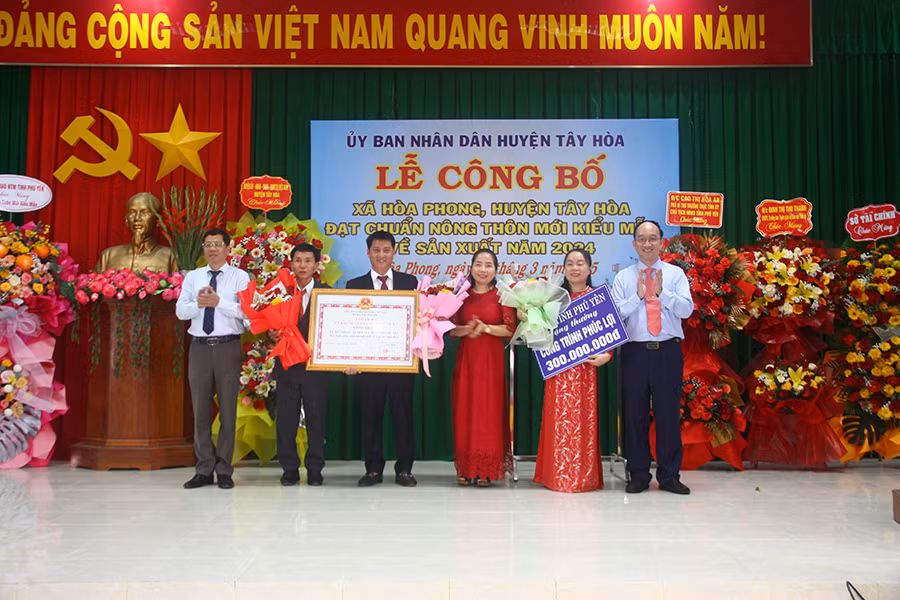 Sức sống mới trên quê hương Hòa Phong anh hùng -0