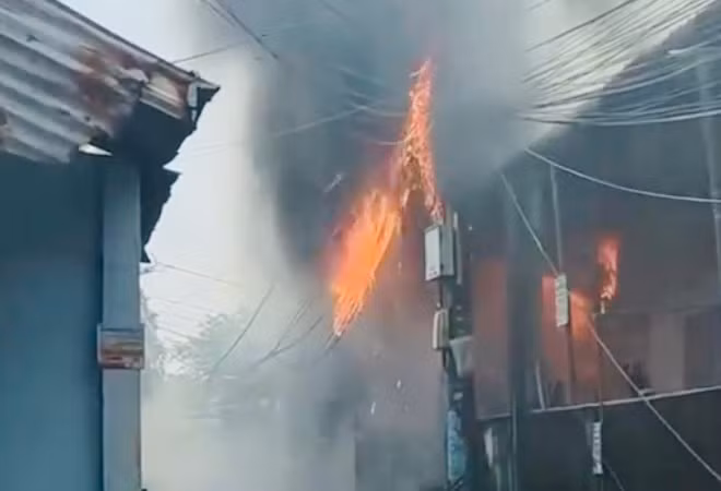 2 người bị thương trong vụ cháy dãy phòng trọ lúc giữa trưa -0