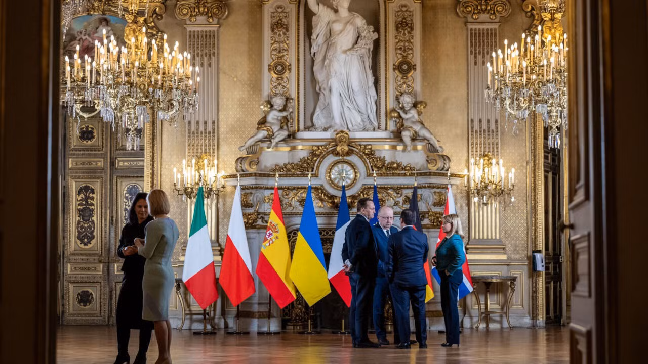 Lãnh đạo quân đội 30 nước đến Paris bàn cách bảo vệ Ukraine -0