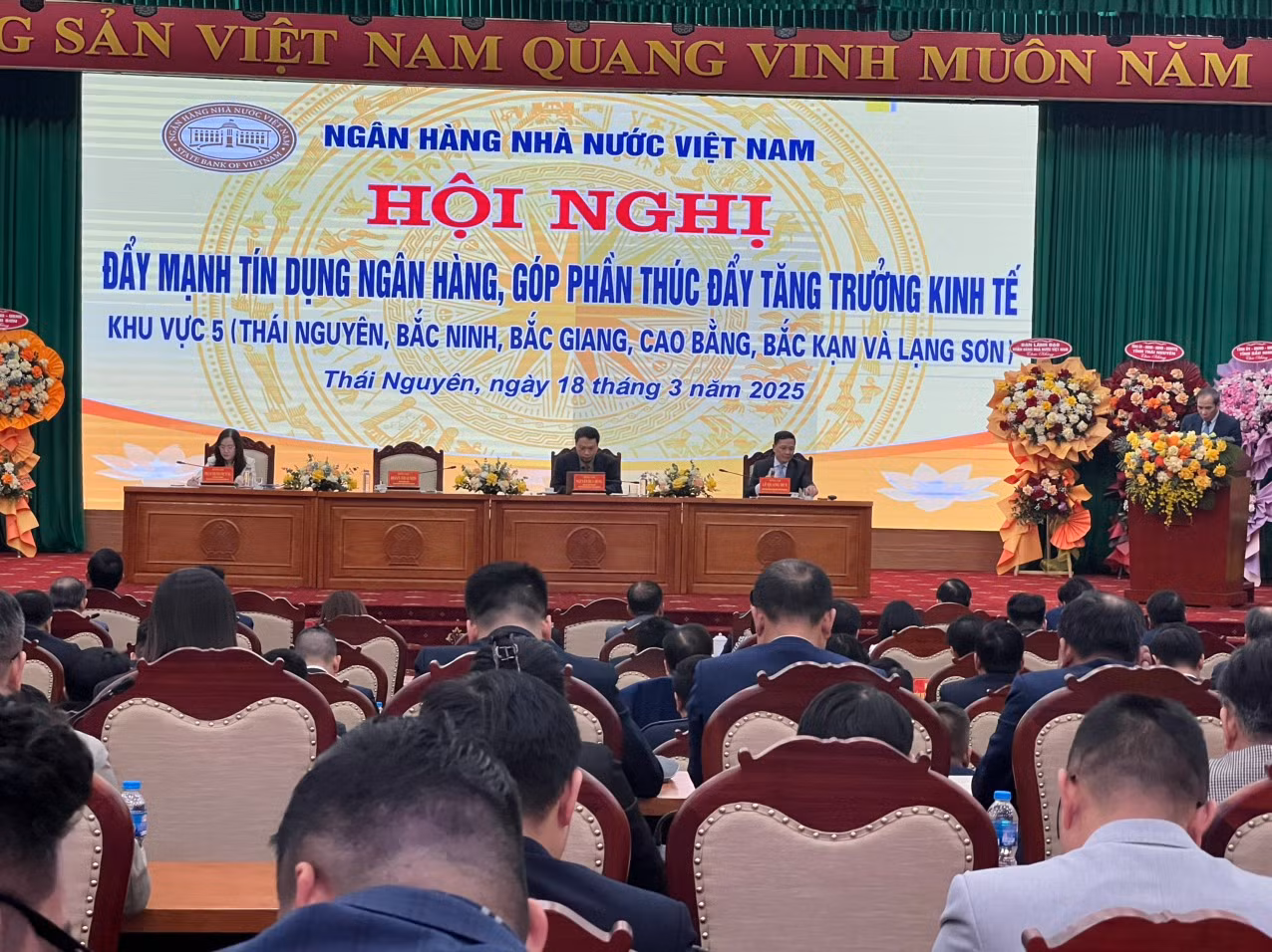 Doanh nghiệp “đau đáu” mong giảm lãi suất, hạ tỷ giá -0
