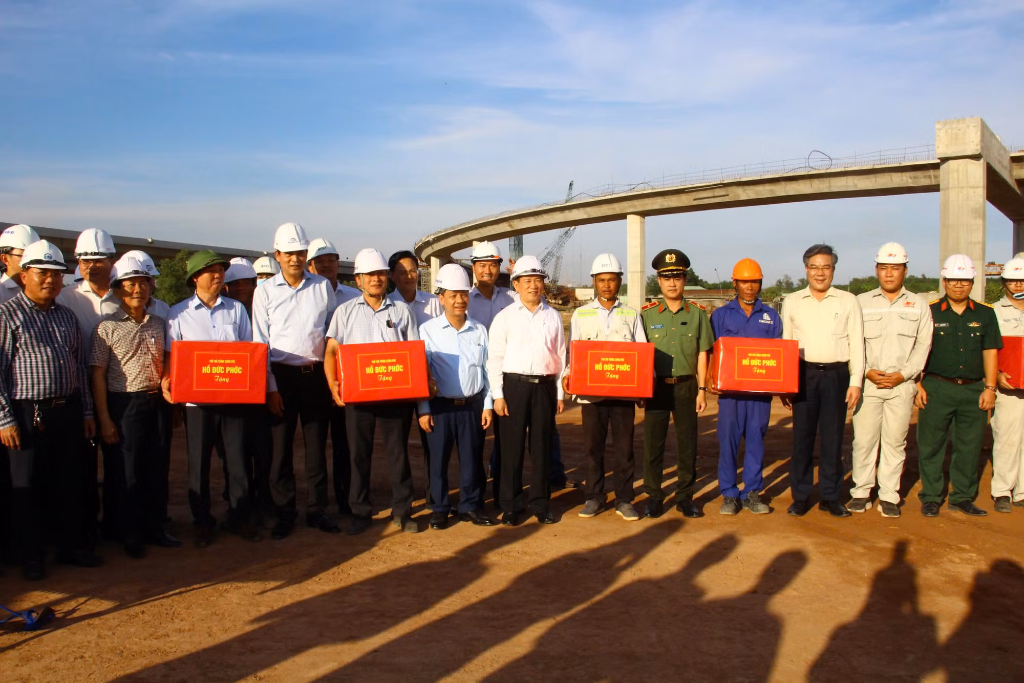 Phó Thủ tướng Hồ Đức Phớc kiểm tra 2 dự án cao tốc qua tỉnh Đồng Nai -0