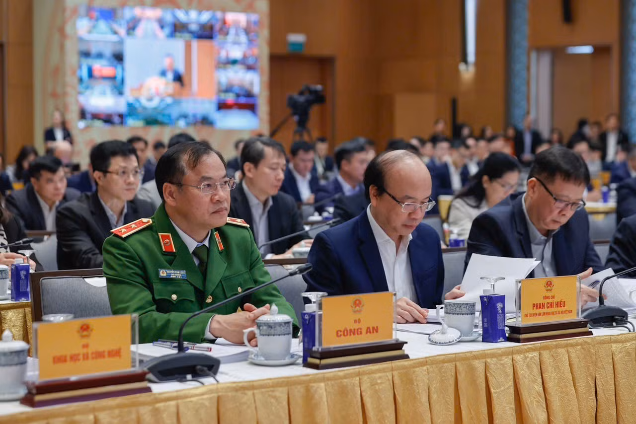 Cắt giảm và đơn giản hóa thủ tục hành chính không có giới hạn, càng nhiều càng tốt -0