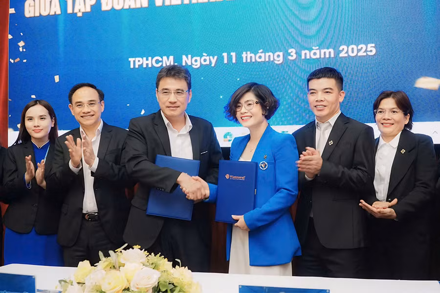 Tập đoàn Vietravel ký kết hợp tác chiến lược toàn diện cùng Sun World Group -0
