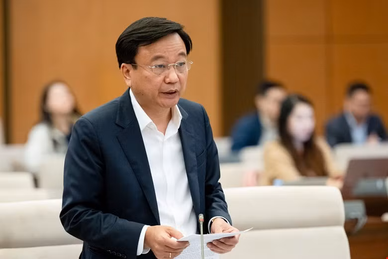 Cấp phép lái tàu, nên quy định trong luật hay phân cấp cho Bộ trưởng Bộ Xây dựng? -0