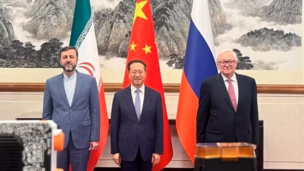 "Sóng ngầm" và viễn cảnh cuộc đối đầu hạt nhân Iran - Mỹ