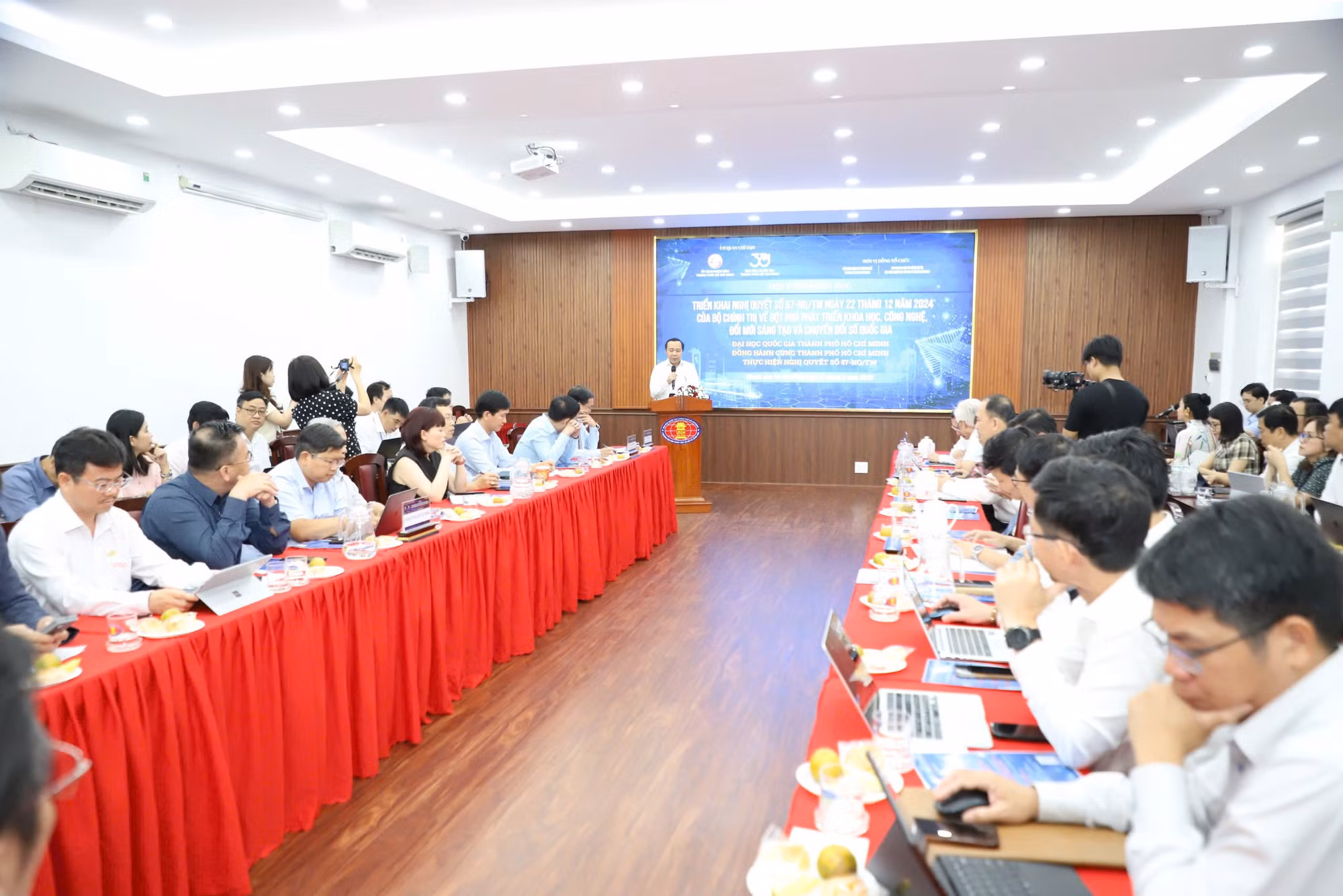 Nhất định phải triển khai Nghị quyết 57 thành công ở TP Hồ Chí Minh -2