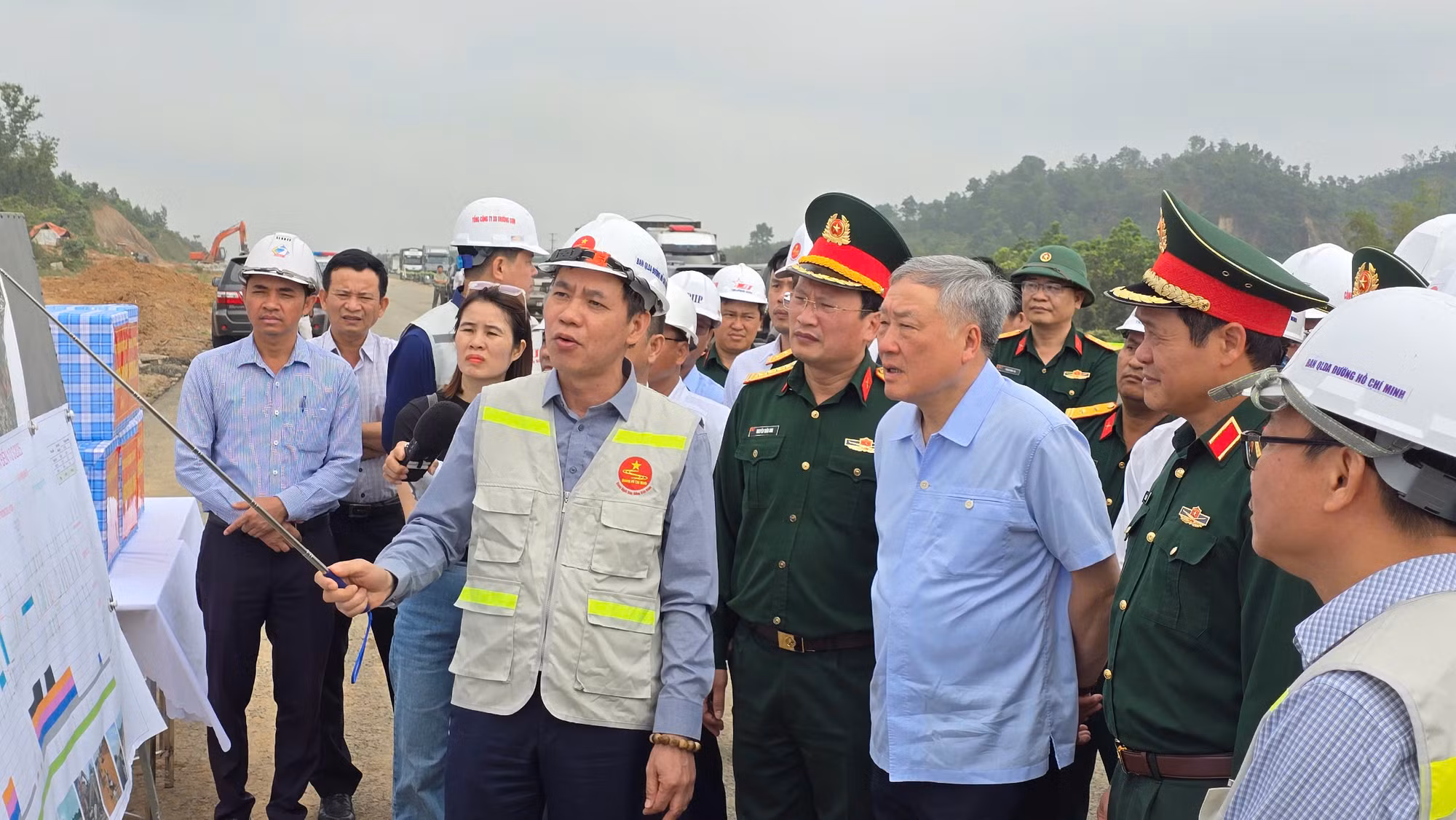 Gỡ vướng nguồn cung cấp nguyên vật liệu để cao tốc Hòa Liên – Túy Loan hoàn thành đúng tiến độ -0