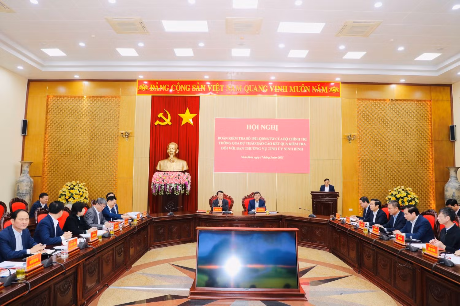 Đoàn kiểm tra của Bộ Chính trị, Ban Bí thư thông qua dự thảo kết quả kiểm tra đối với Ban Thường vụ Tỉnh ủy Ninh Bình -0