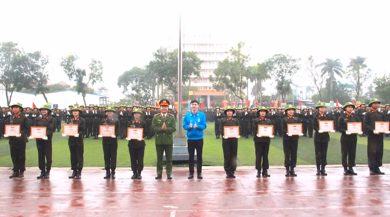 1.386 học viên đại học chính quy hoàn thành huấn luyện tại Bộ Tư lệnh Cảnh sát cơ động -0