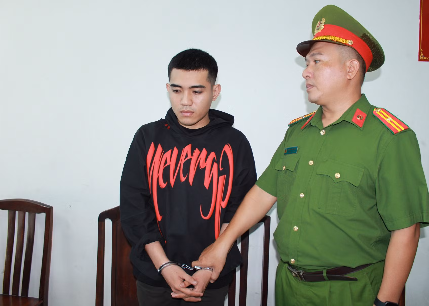 Khởi tố, bắt tạm giam 9 người trong vụ “khiêng quan tài diễu phố” -2