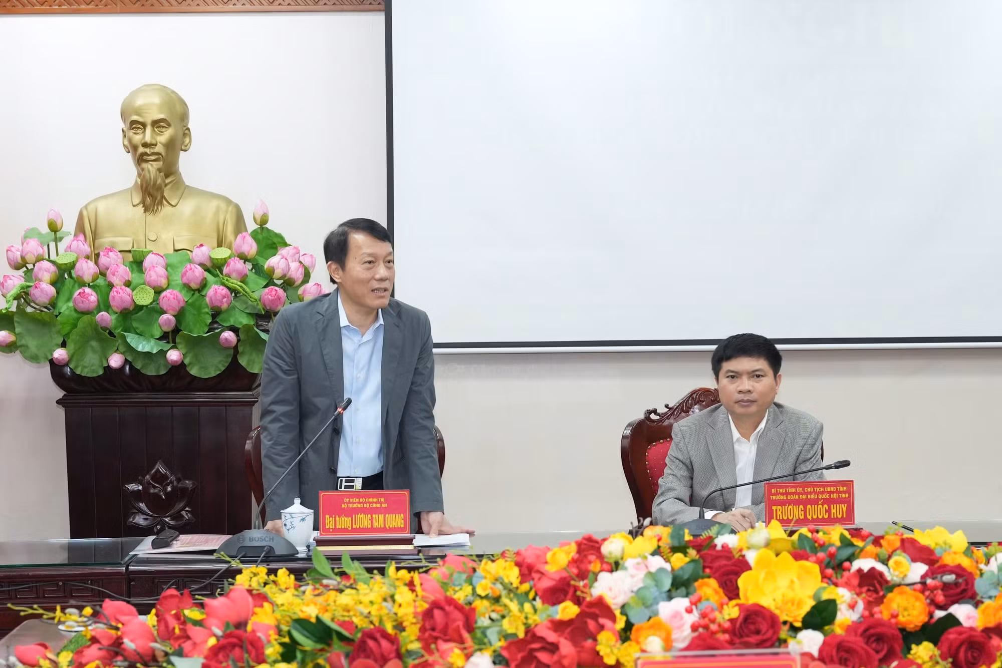 Thông qua kết quả kiểm tra của Bộ Chính trị, Ban Bí thư đối với Tỉnh ủy Hà Nam -0