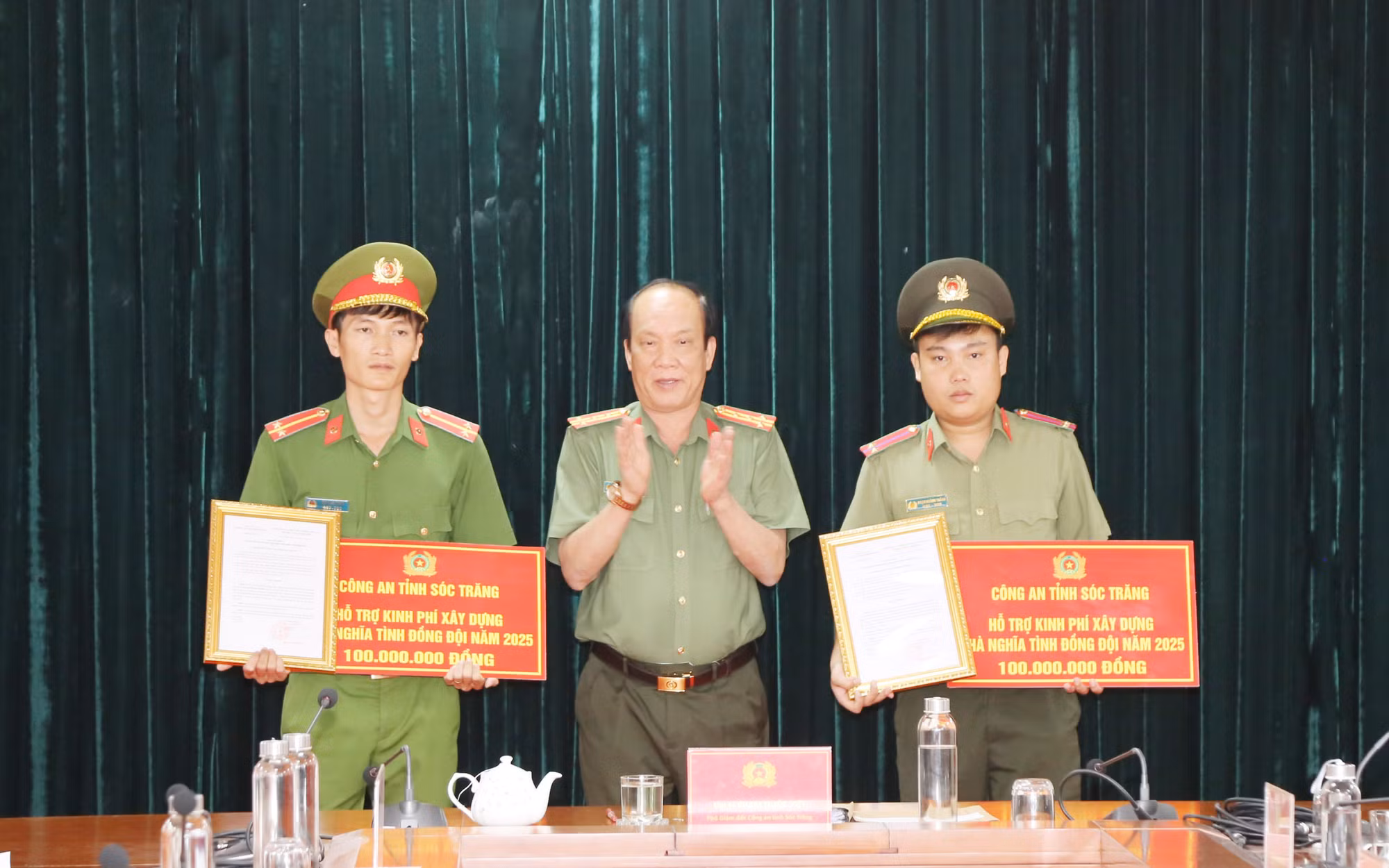 Công an Sóc Trăng hỗ trợ kinh phí xây dựng 2 nhà nghĩa tình đồng đội -0