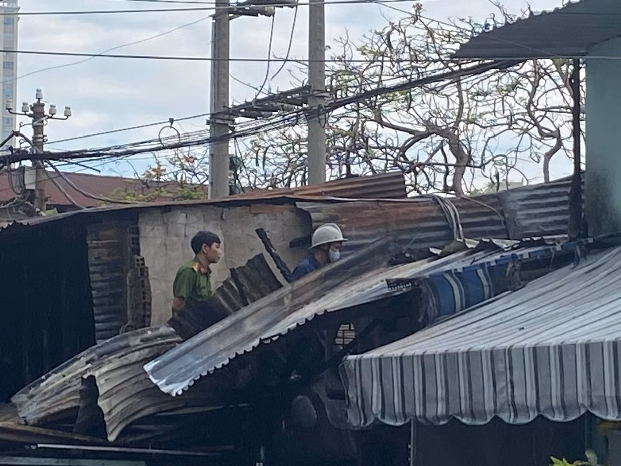 Cháy nhà cấp 4 lúc rạng sáng, 3 người trong nhà tử vong -1