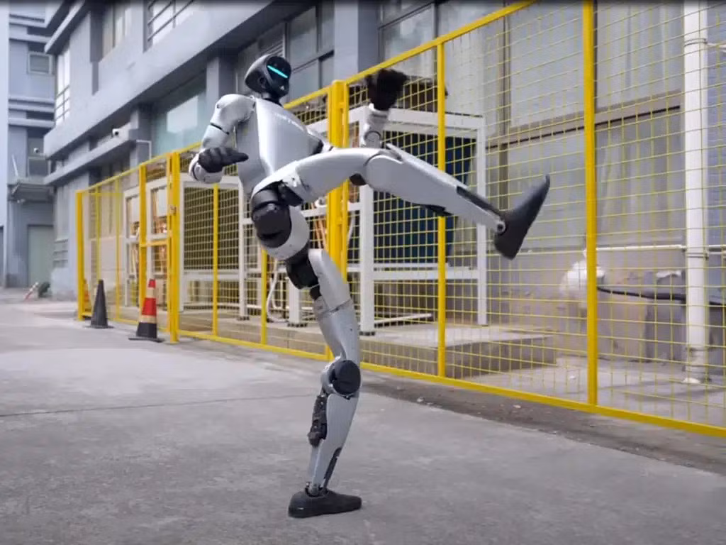 Robot cảnh sát gây sốt ở Trung Quốc -0