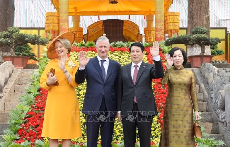 Chủ tịch nước Lương Cường và Nhà Vua Philippe tham quan Hoàng thành Thăng Long -0