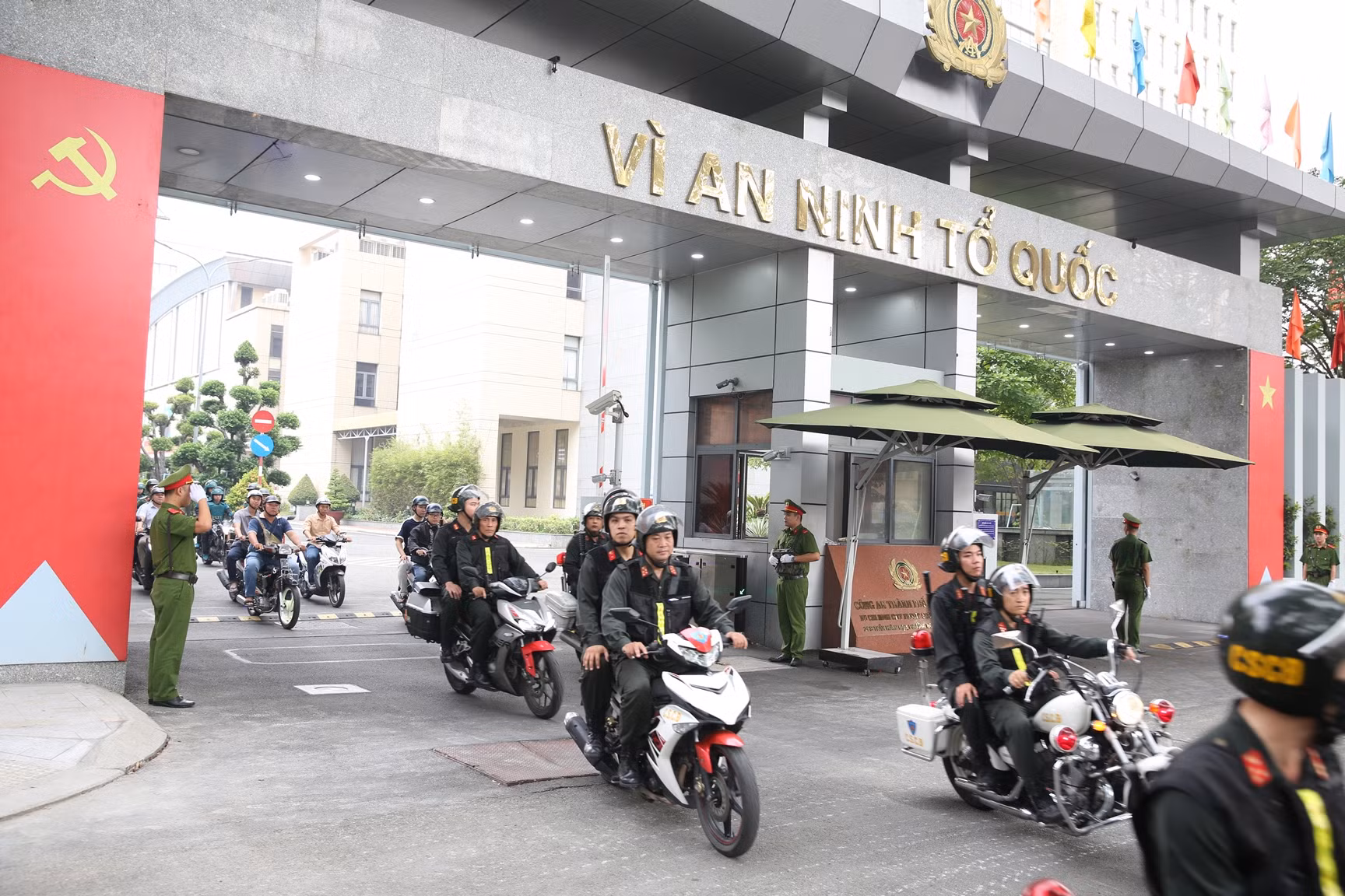 TP Hồ Chí Minh ra quân tấn công 5 loại tội phạm phức tạp, phát động thi đua đặc biệt -5